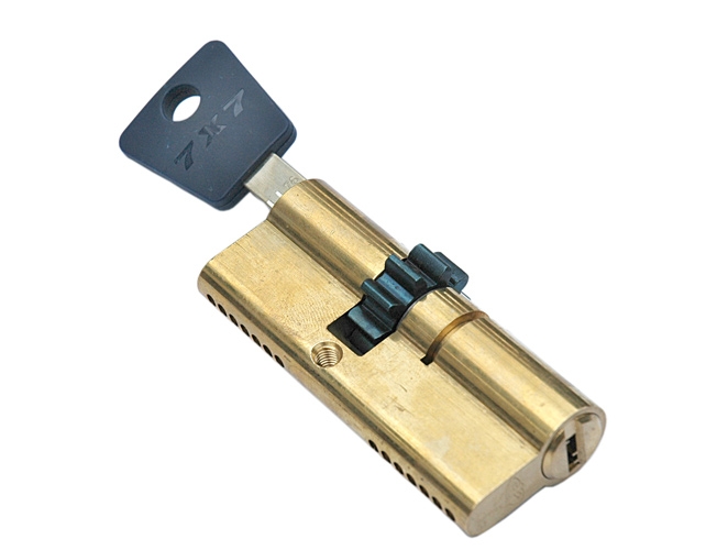 Цилиндровый механизм MUL-T-LOCK 7Х7 L71 Ш 33-38 ключ-ключ латунь с шестеренкой